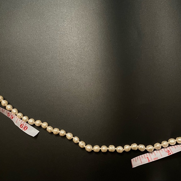 HP🎉 1981 Chanel Pearl Necklace - Picture 12 of 14